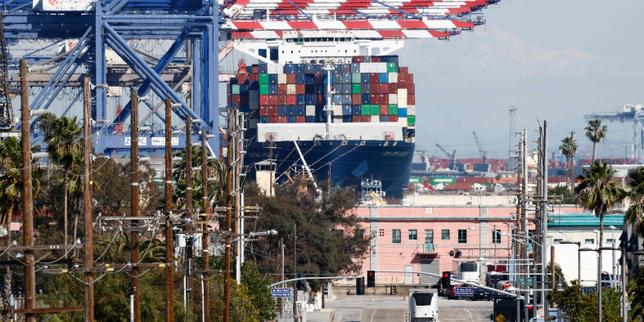 Tariffa del 15 % su merci francesi: Trump annuncia misura dopo decisione della Corte Suprema