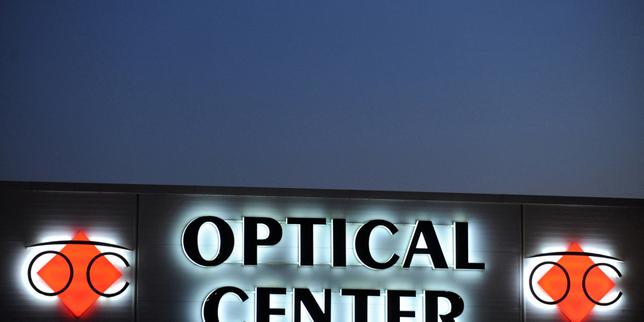 Optical Center sotto accusa di frode fiscale: CEO convocato per l'indagine