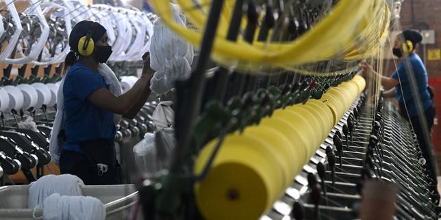 Colombia: il salario minimo diventa battaglia elettorale dopo decreto annullato