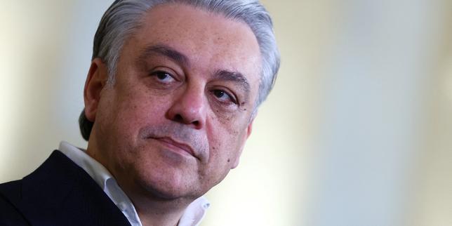 Kering chiude 32 negozi Gucci nel 2025, previste 100 chiusure future